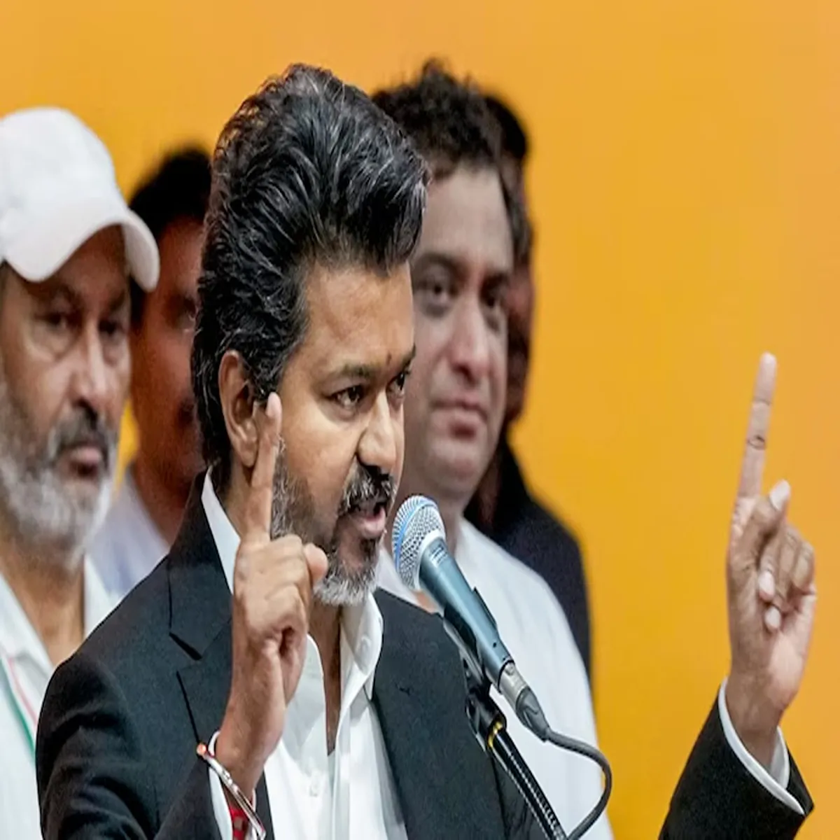 Politics tamil nadu sees political shift