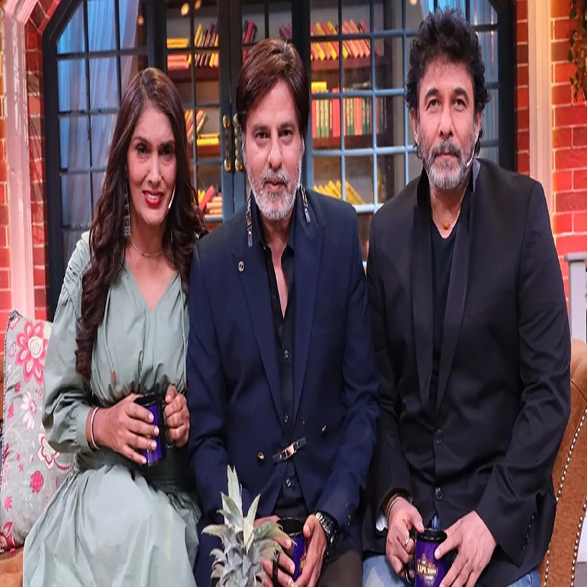 Cinemanews deepak tijori backs rahul roy