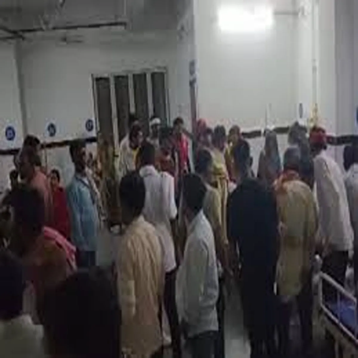 Roadaccident three dead several critically hurt