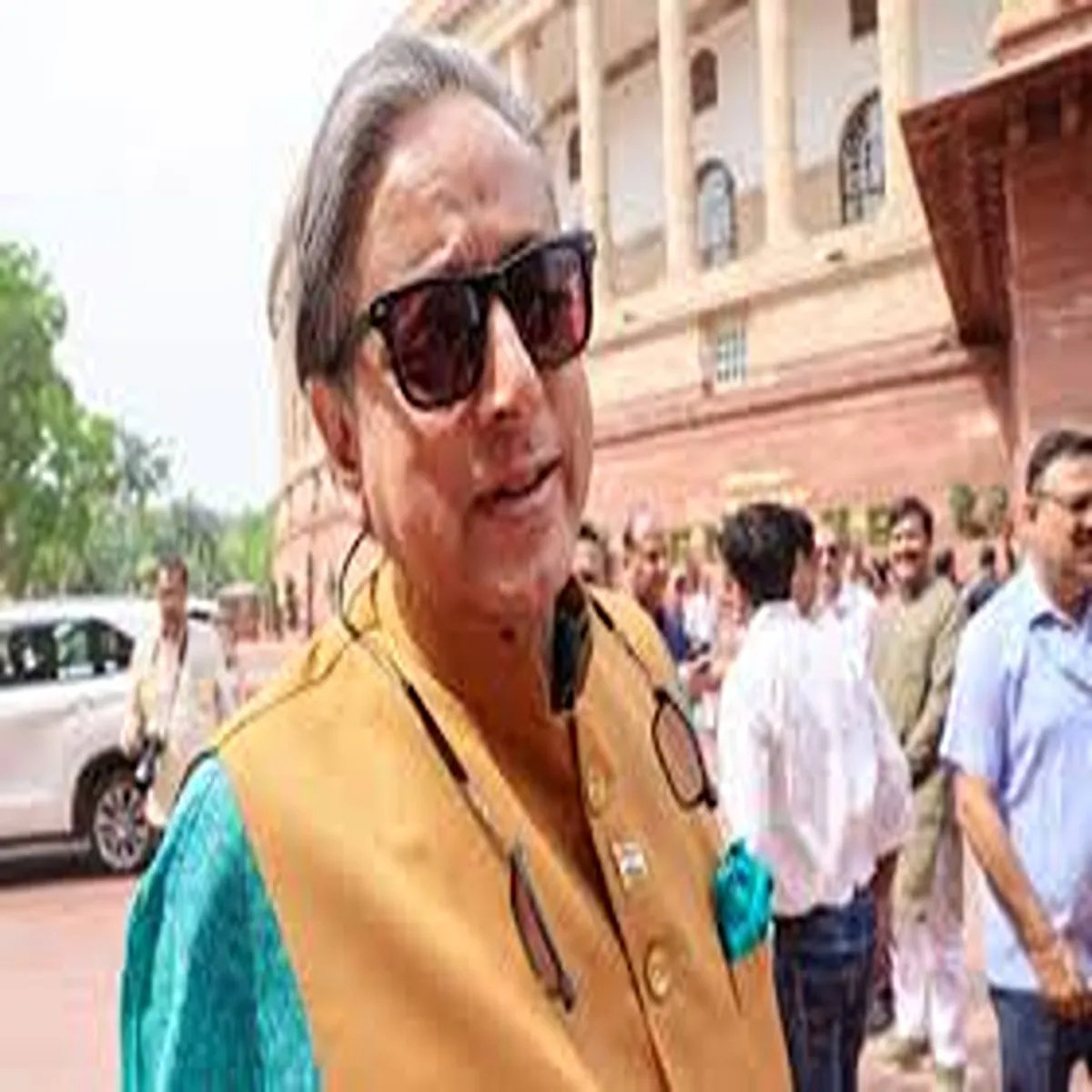 Defamation delhi high court orders removal