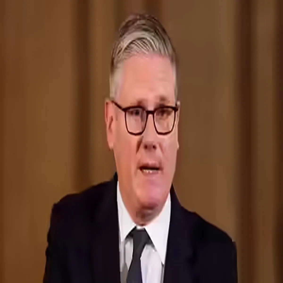 Politics starmer faces growing pressure after