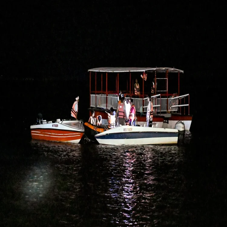 Storm boat capsize bargi dam