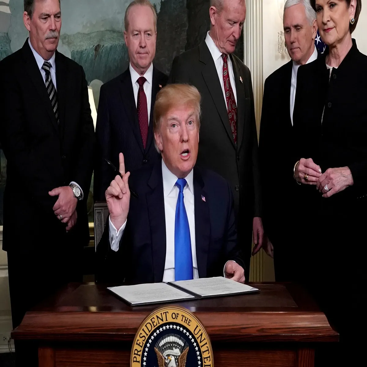 Tradepolicy lawmakers push trump challenge china