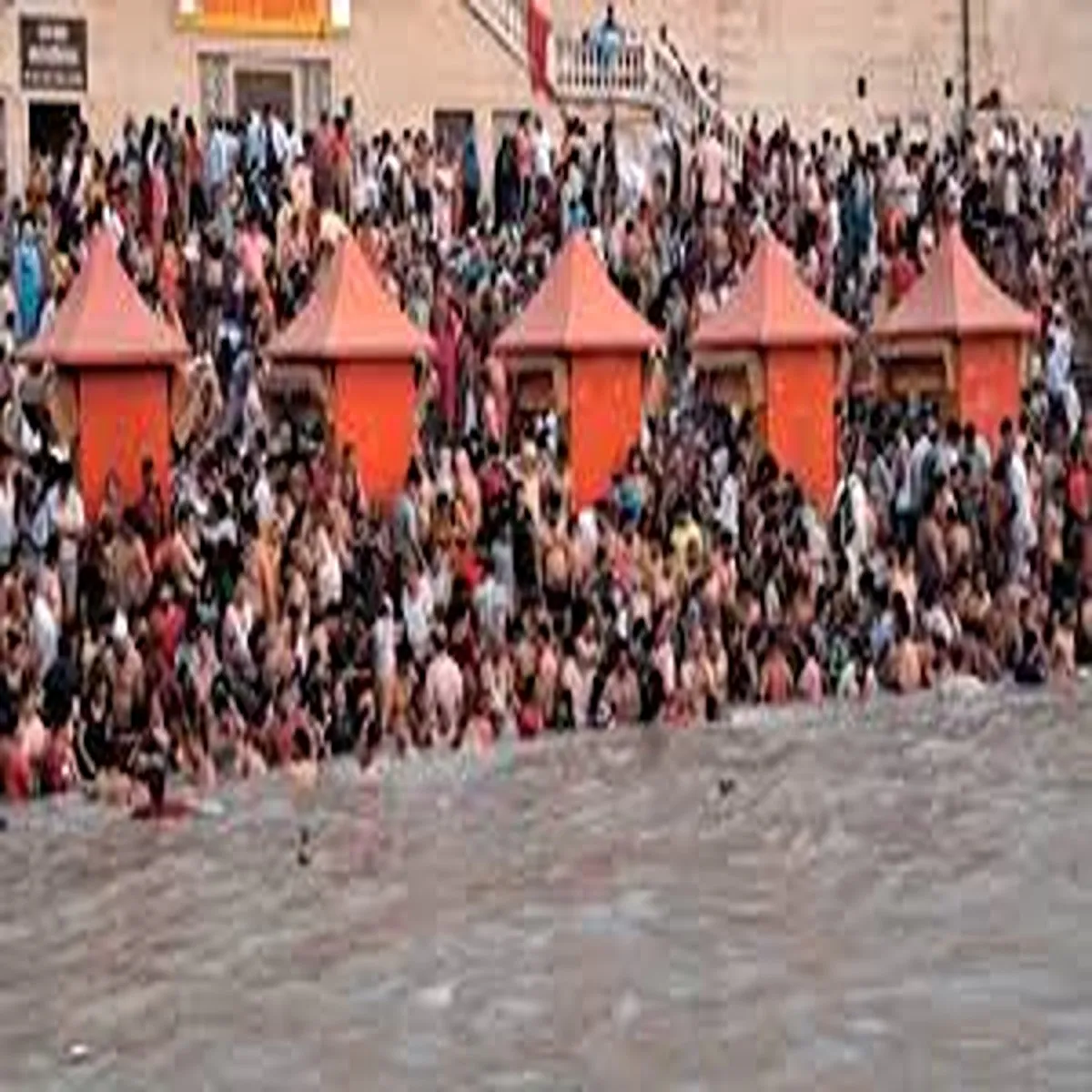 Travelnews thousands gather haridwar sacred ganga