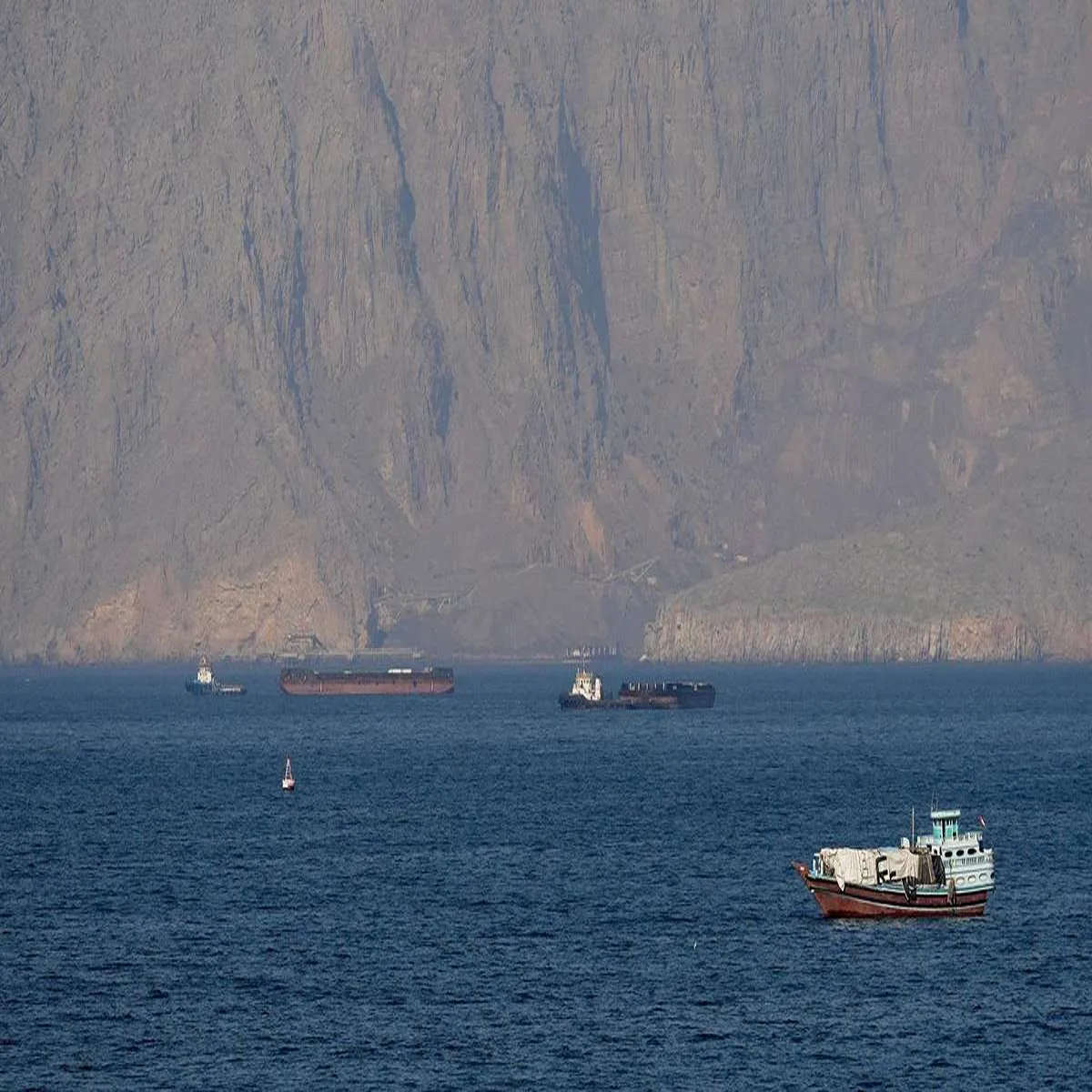 Shipping tanker struck projectiles near uae