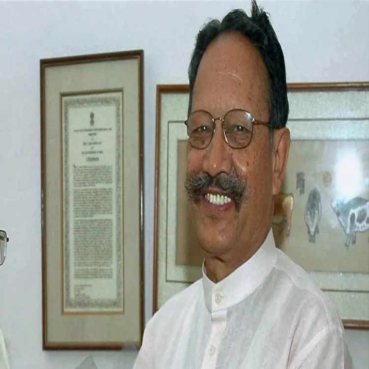 Veteran bjp leader khanduri dies at 91