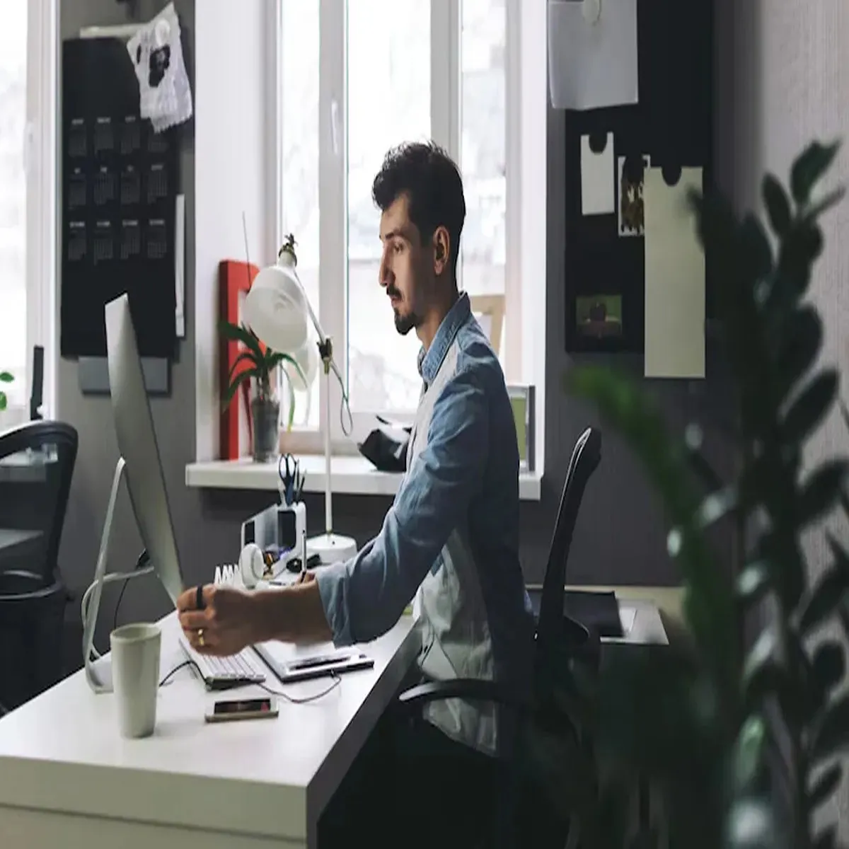 Workplacehealth long office hours trigger rising