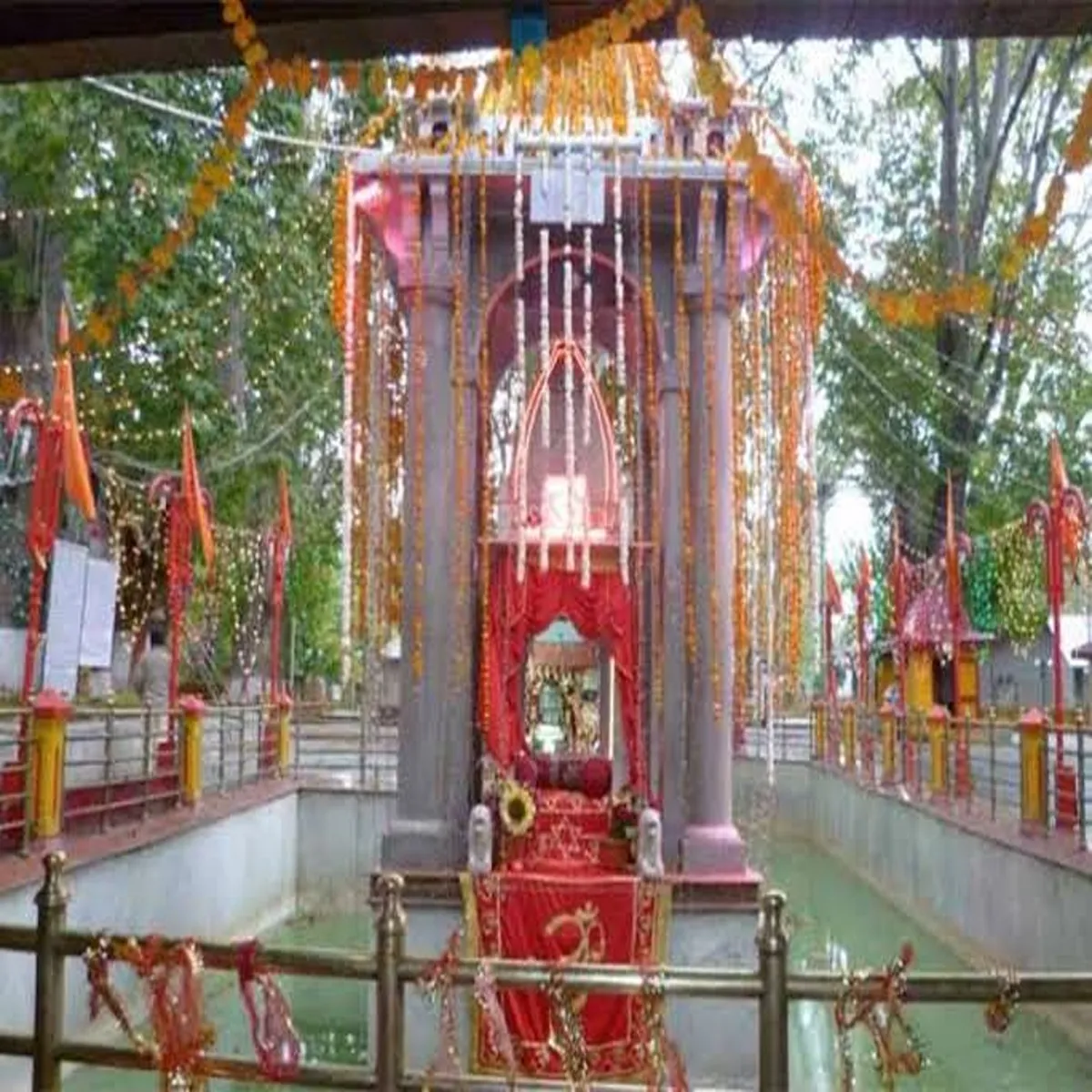 Heritage kashmiri pandits reconnect traditions ghaziabad