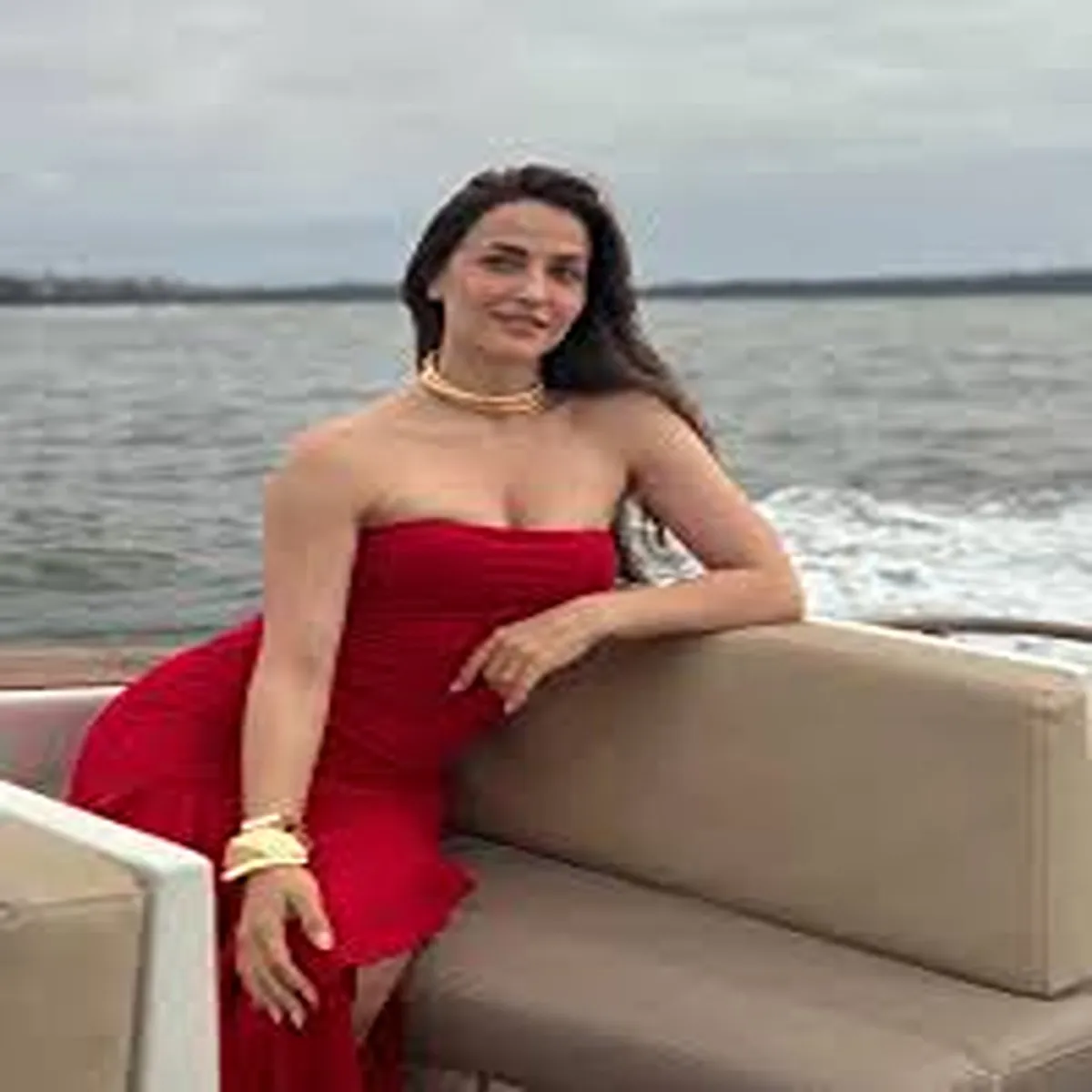 Wellness elli avrram embraces mindful break
