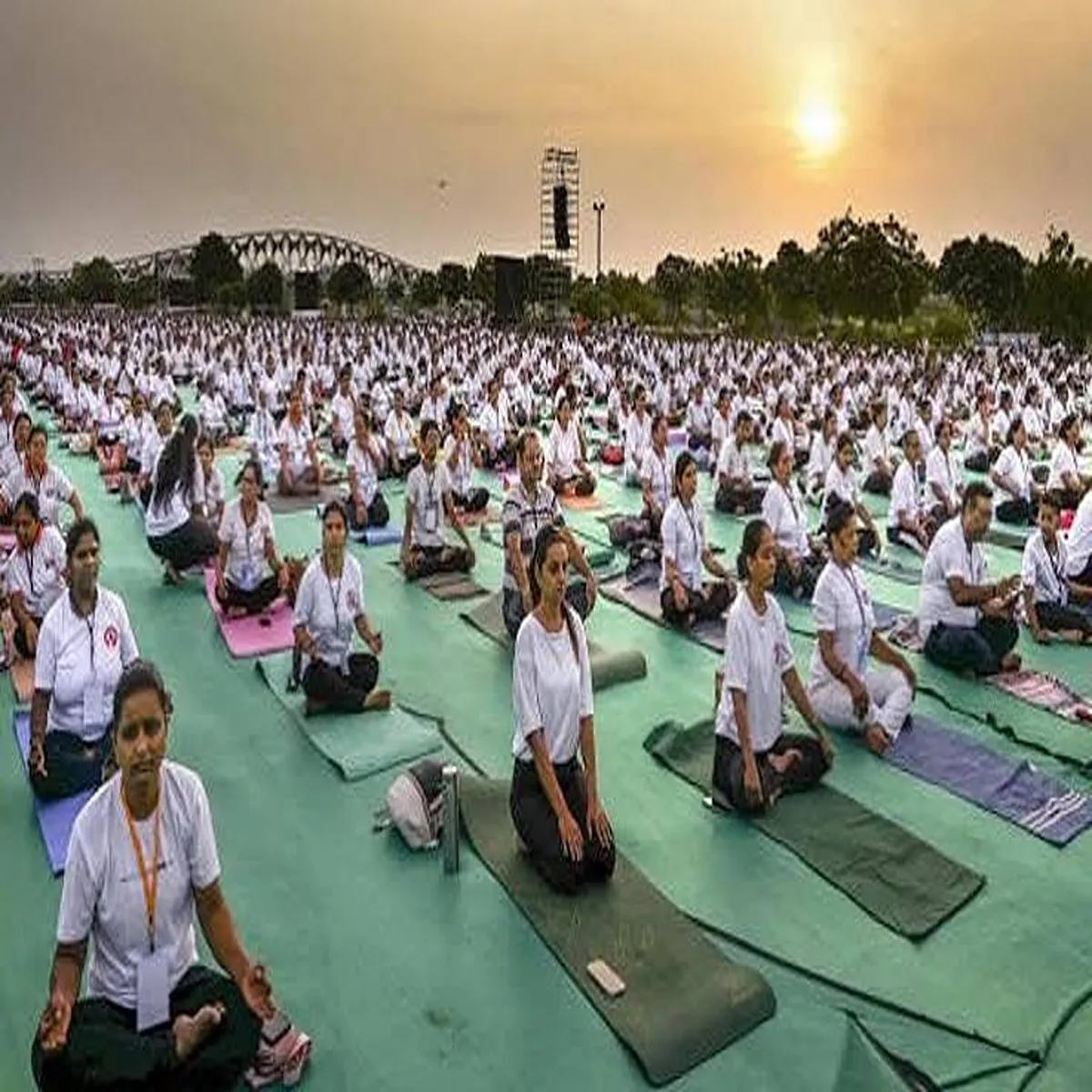 Yogaday police public join large scale