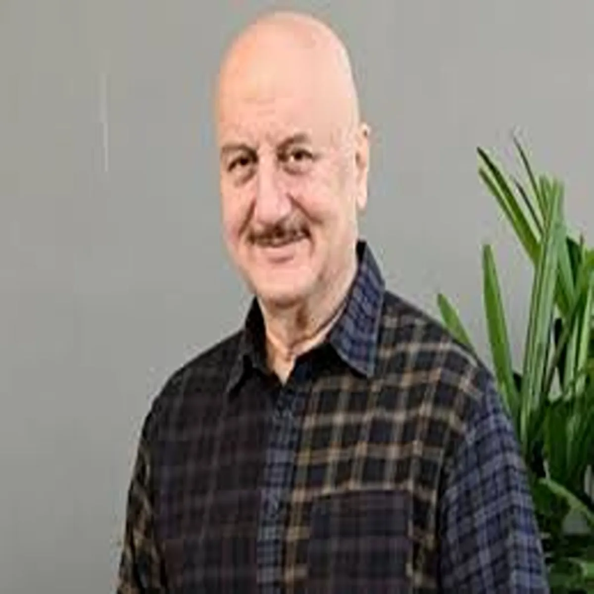 Entertainment anupam kher returns bengali cinema