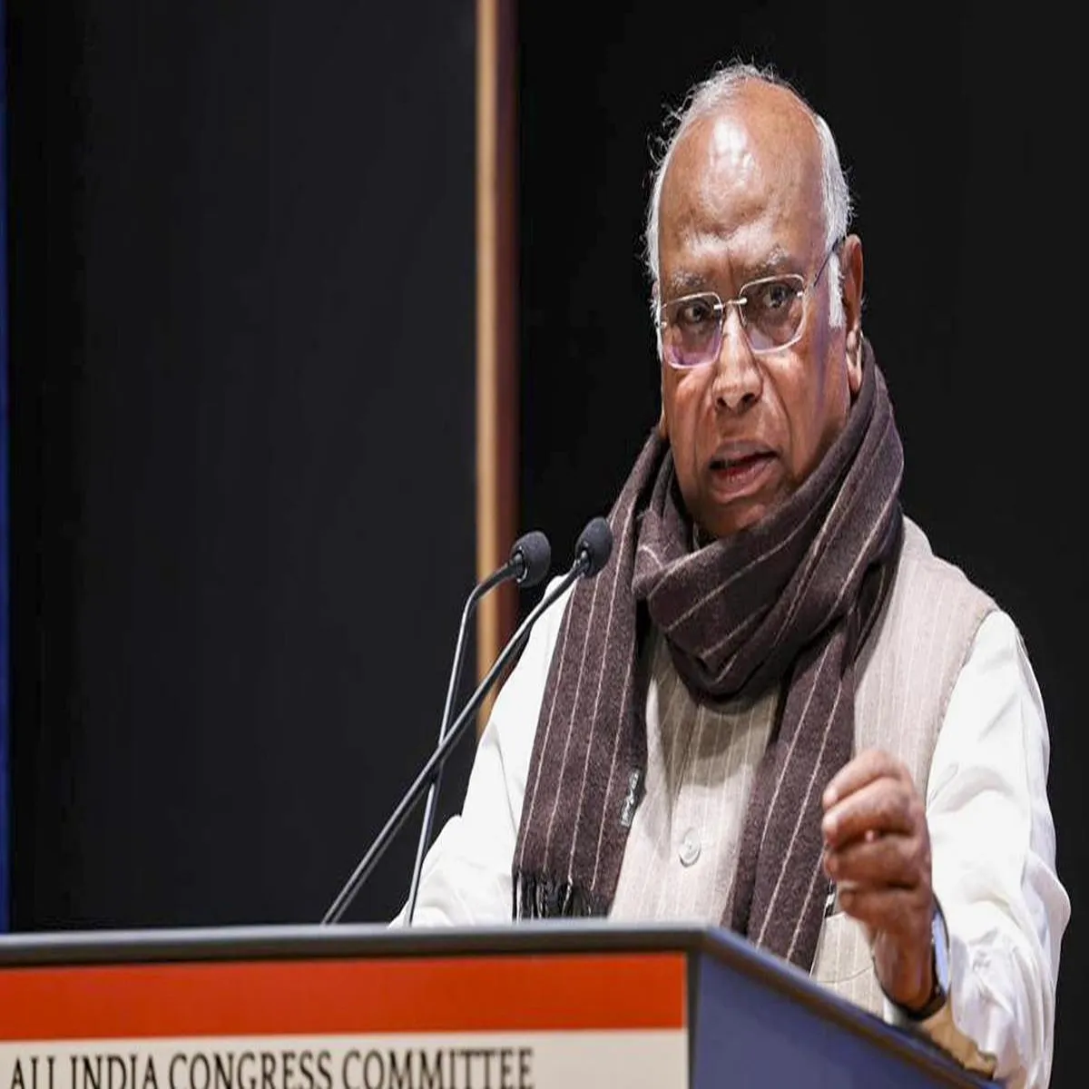 Economy congress intensifies criticism over inflation