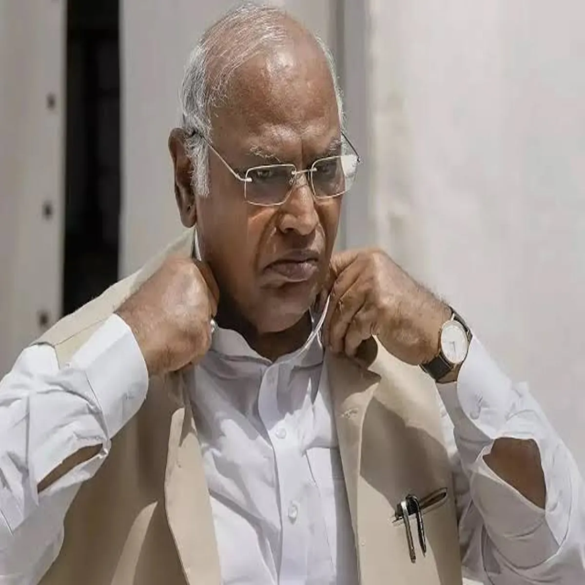 Politics congress reviews internal setbacks amid