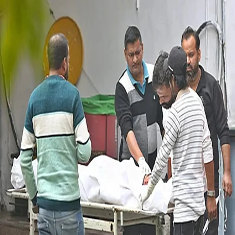 Delhi fire death toll rises after injured woman dies