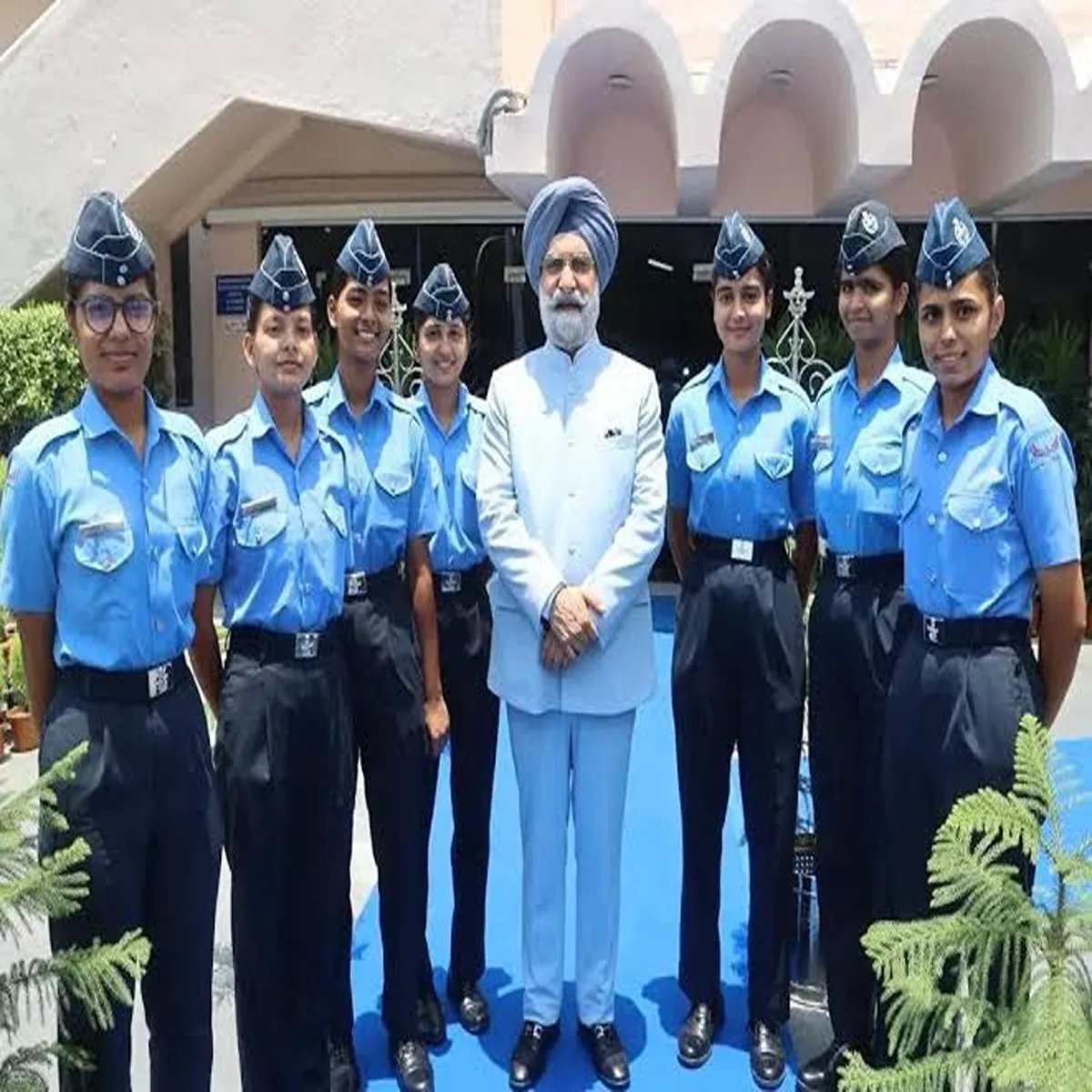 Defence delhi lieutenant governor pays tribute