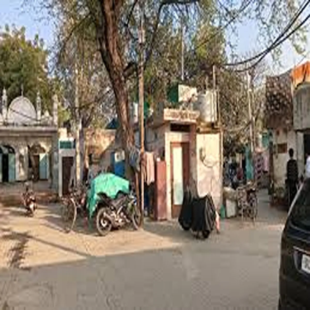 Relocation concerns grow over delhi slum