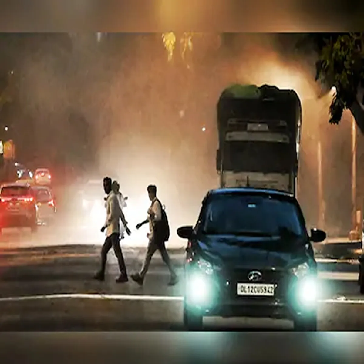 Weather alert delhi braces thunderstorms gusty