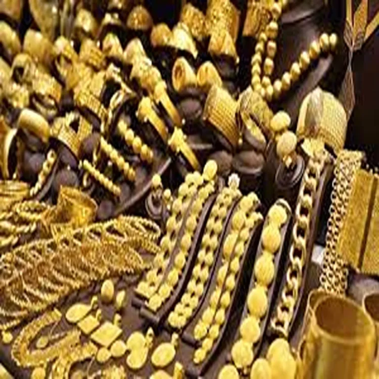 Fake police loot jeweler mumbai cash gold