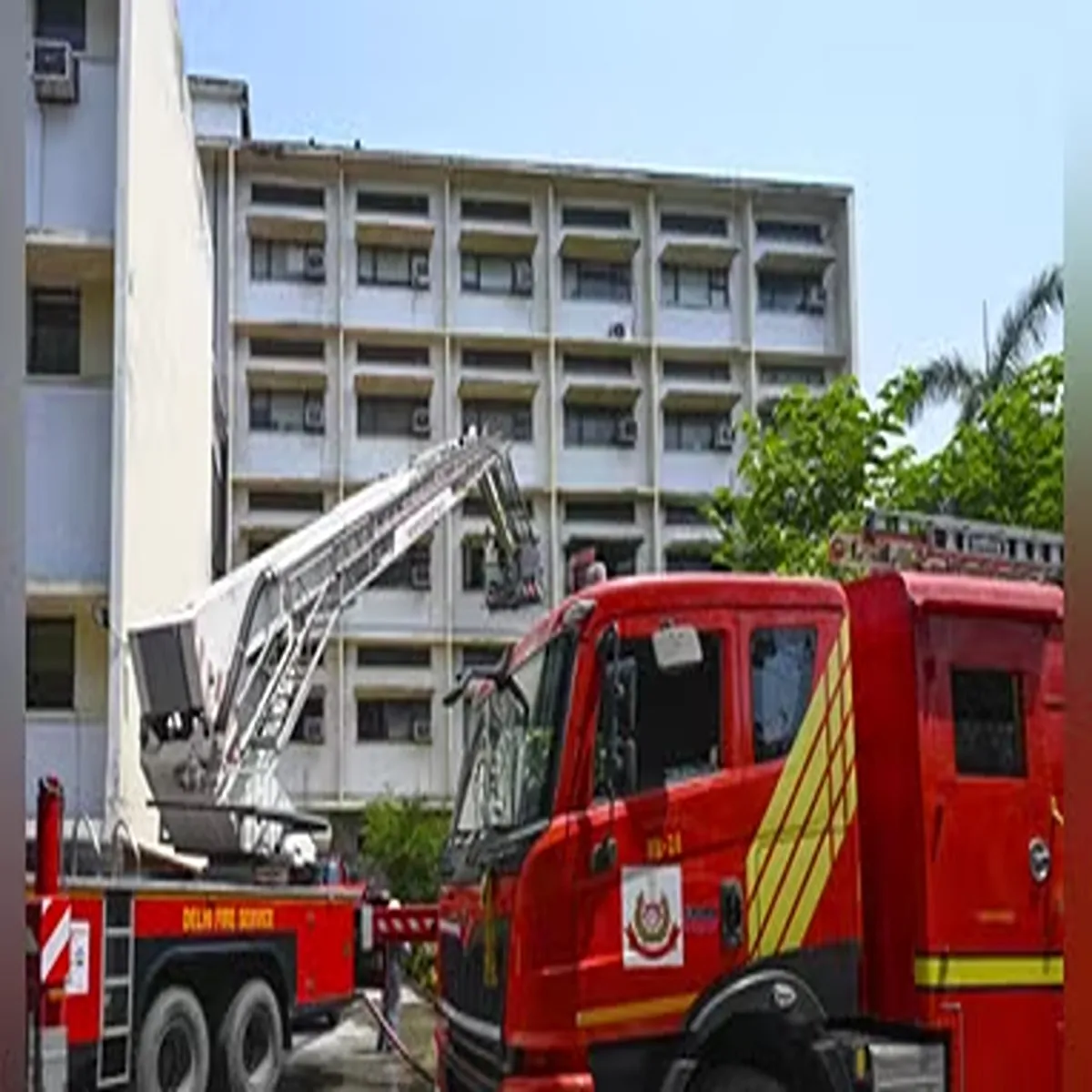 Firesafety early morning blaze south delhi