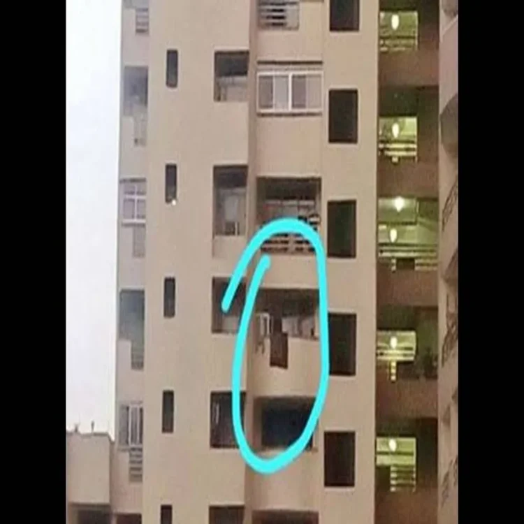 Four year old girl falls delhi apartment