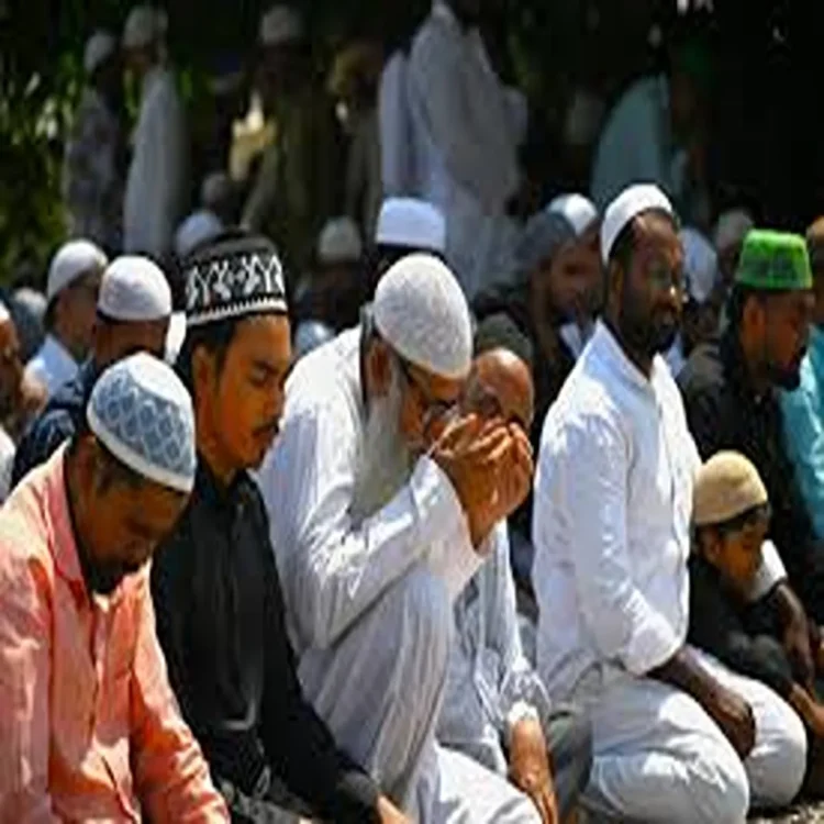 Governance mumbai roadside prayer concerns
