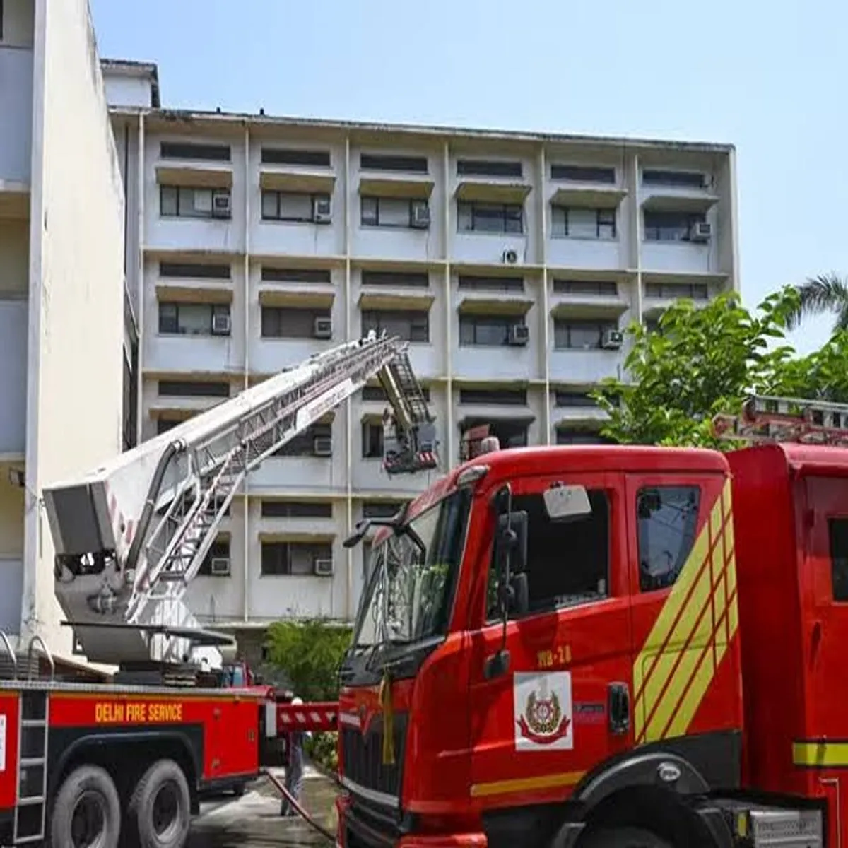 Hospitalfire electrical box blaze quickly contained