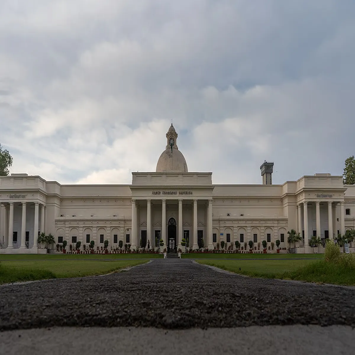 Admissions iit roorkee extends opportunity jee