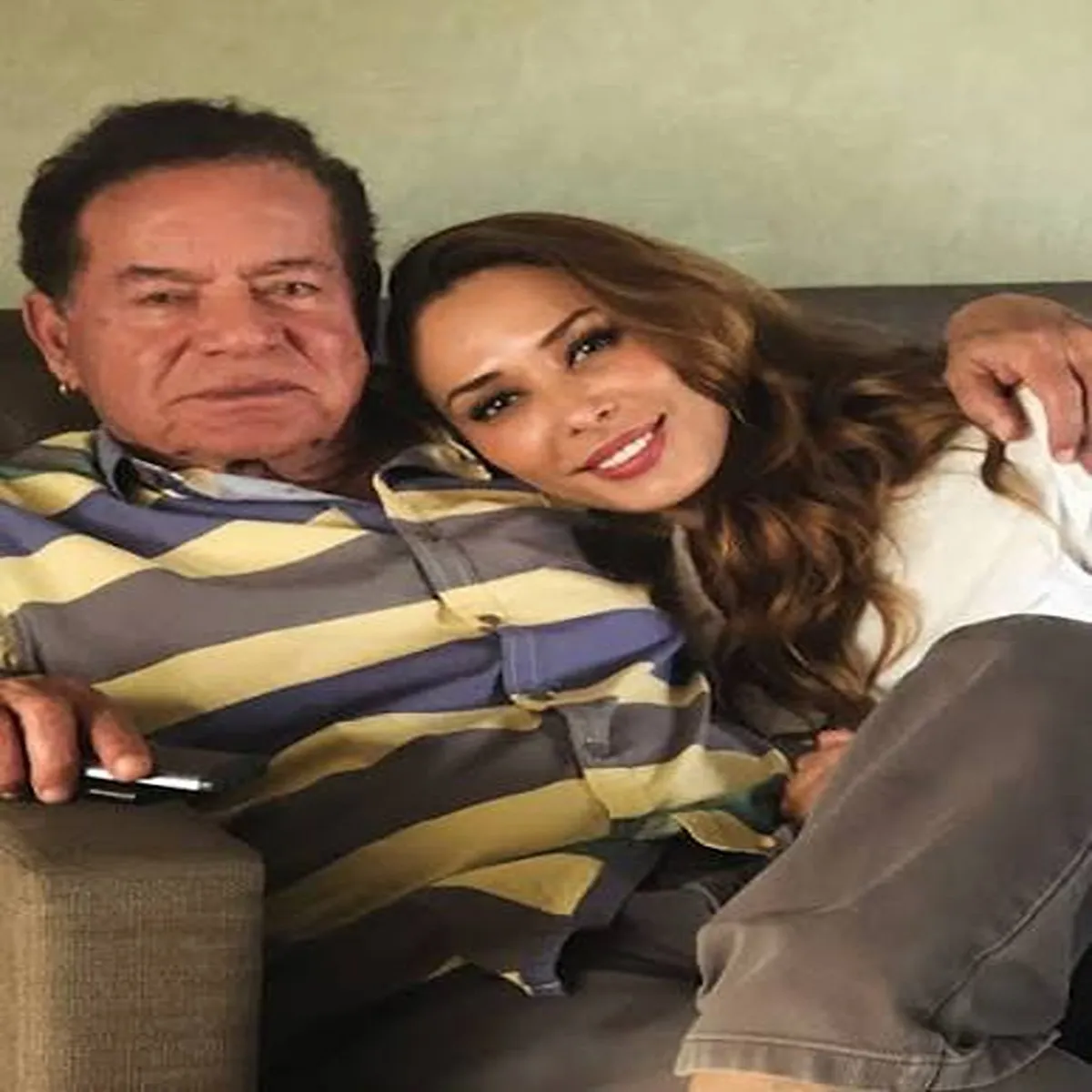 Entertainment iulia vantur shares heartfelt father