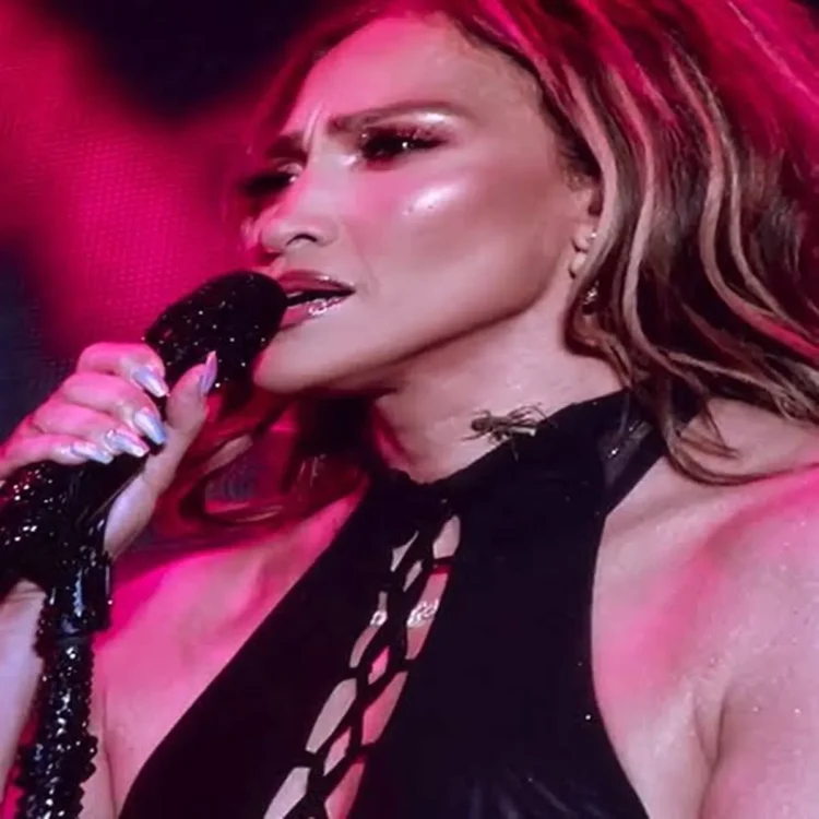 Jennifer lopez kazakhstan concert cricket incident