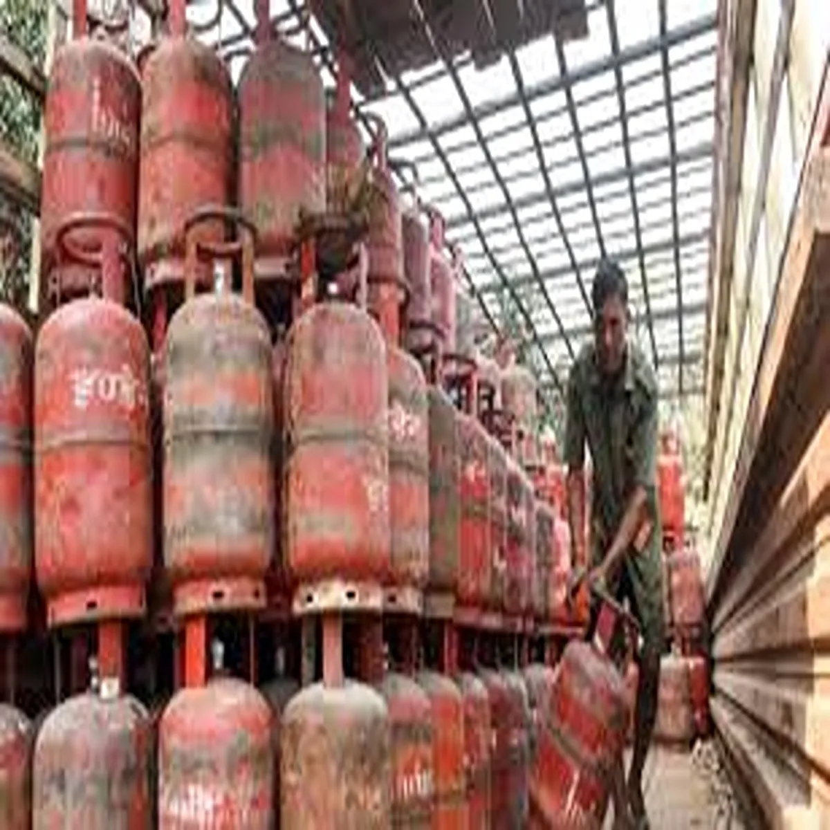 Lpg subsidy congress questions sharp cut