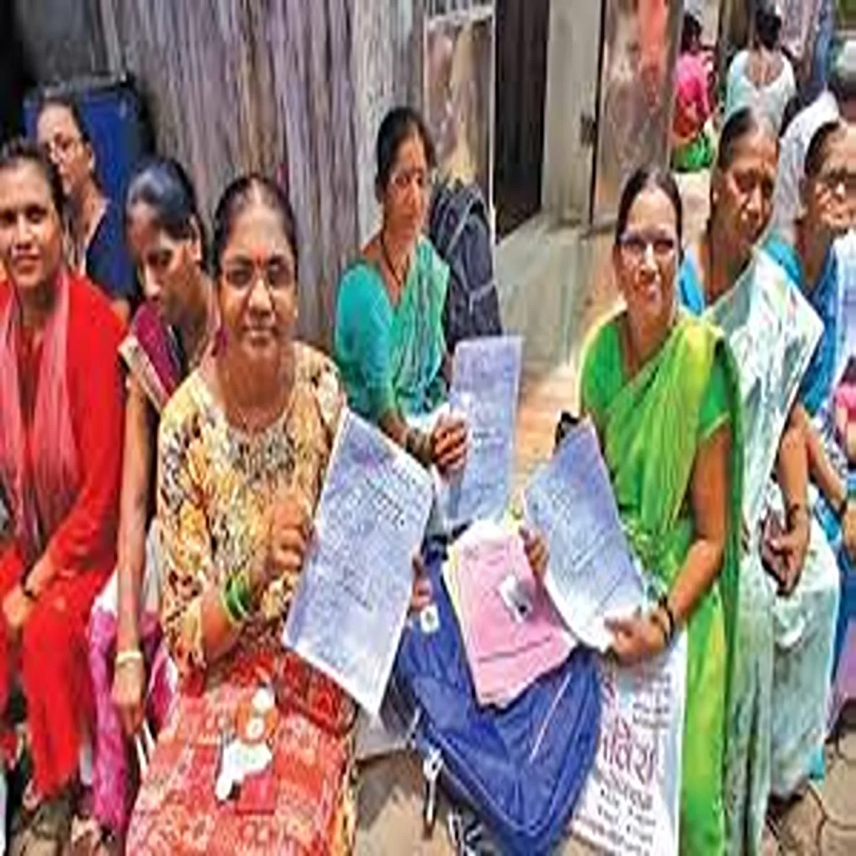 Welfarescheme maharashtra begins recovery drive against