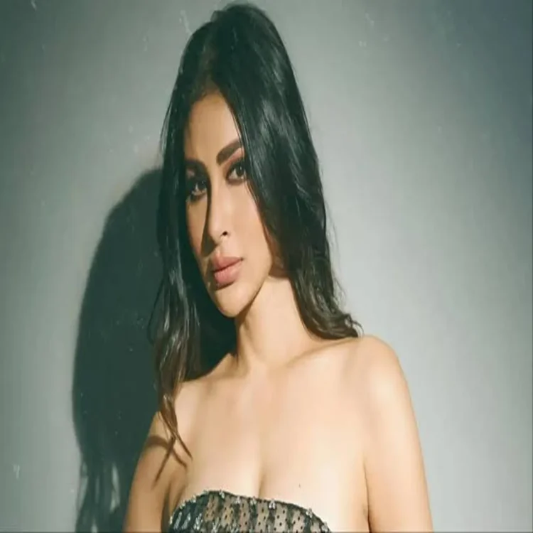 Mouni roy emotional poem after personal changes