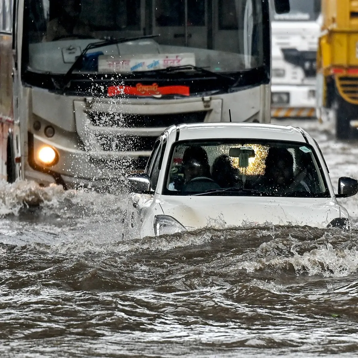 Monsoon alert mumbai faces flooding heavy