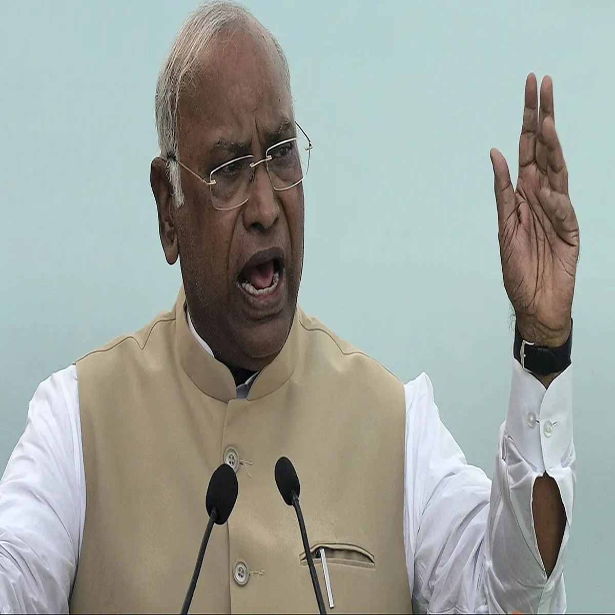 Nutrition kharge targets centre over findings