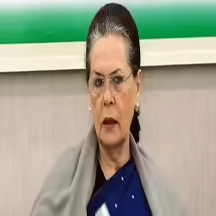 Sonia gandhi criticises centre gaza policy