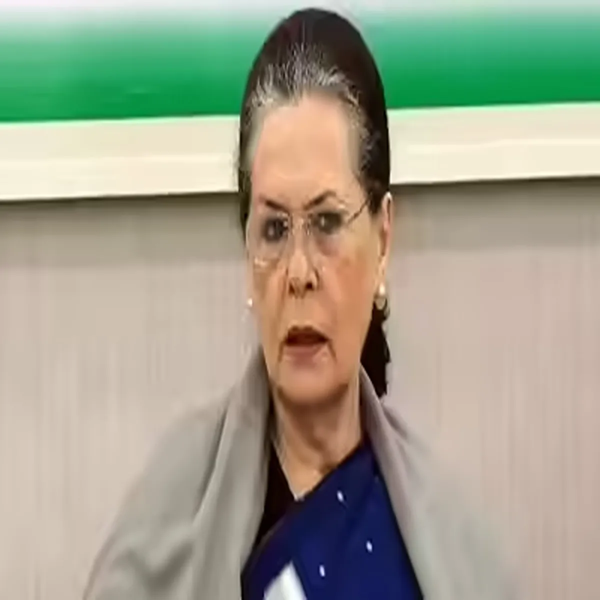 Sonia gandhi criticises centre over gaza