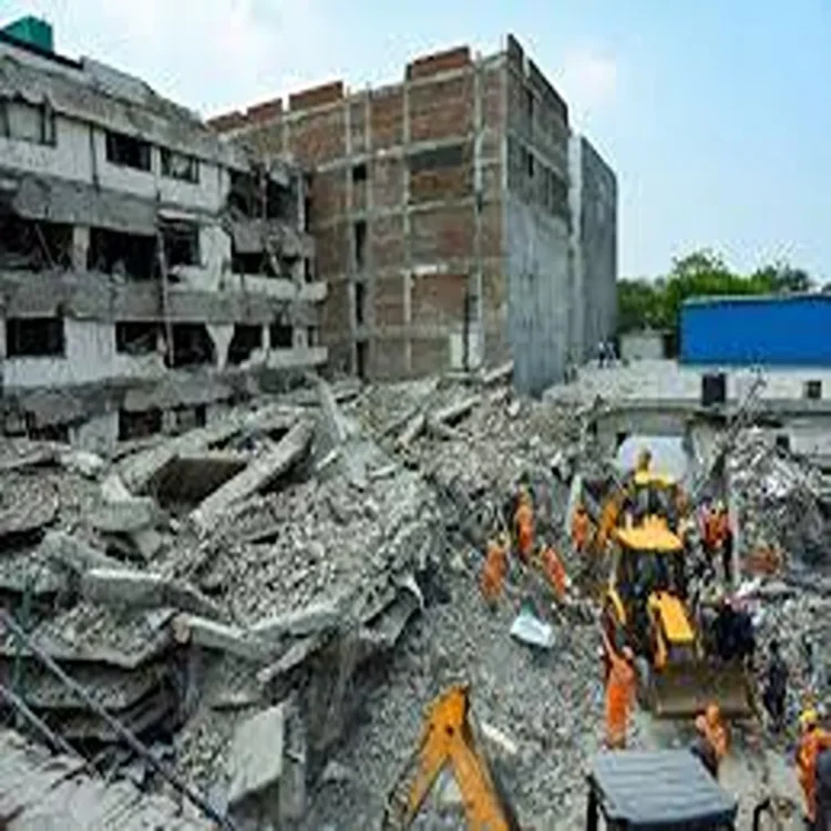 Student hub building collapse fears