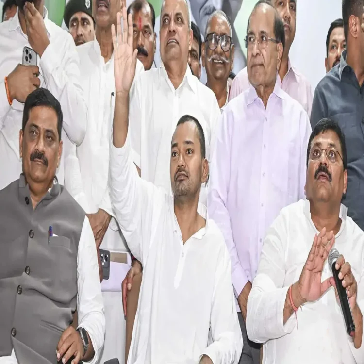 Tejashwi targets nda over nishant education