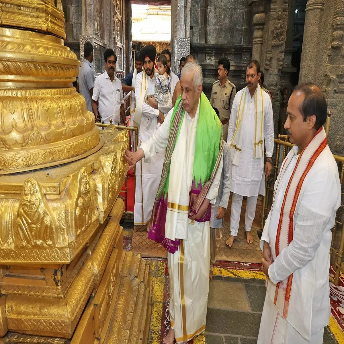 Templevisit telangana governor offers prayers tirumala
