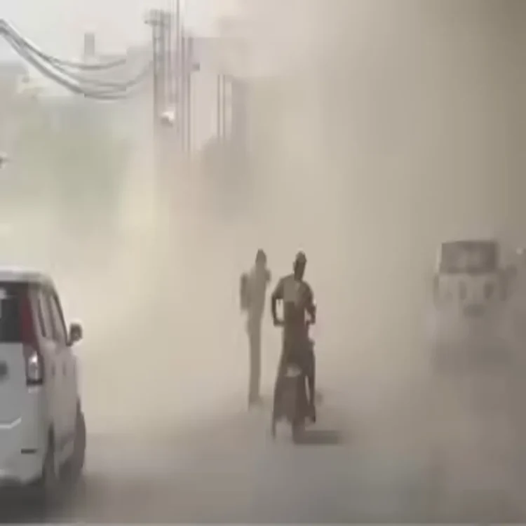 Weatheralert delhi ncr duststorm thunderstorm update