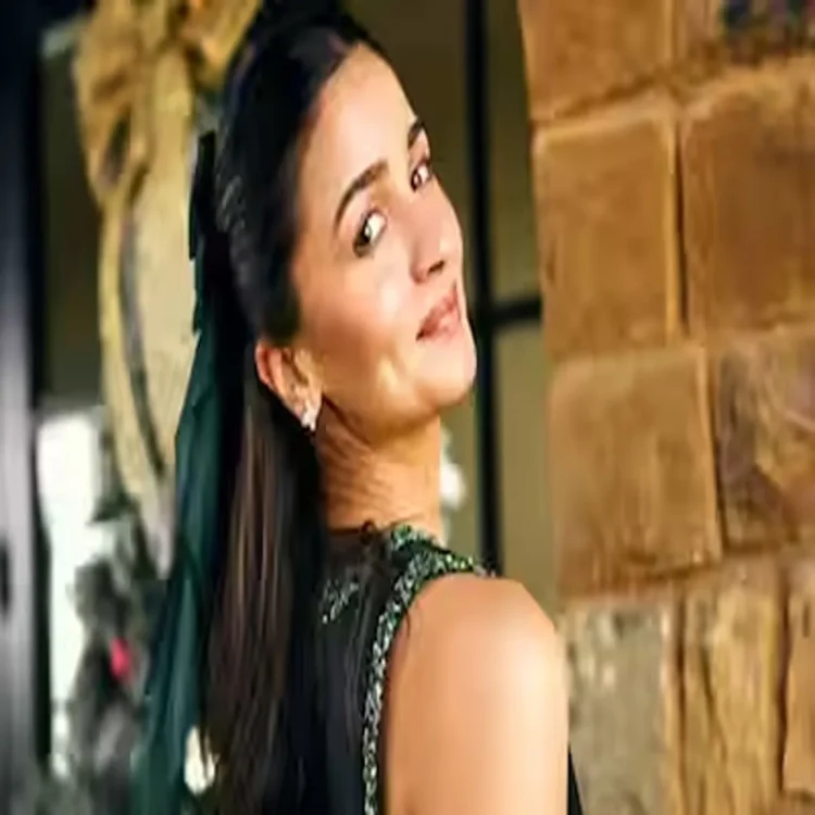 Alia bhatt supports students education protest