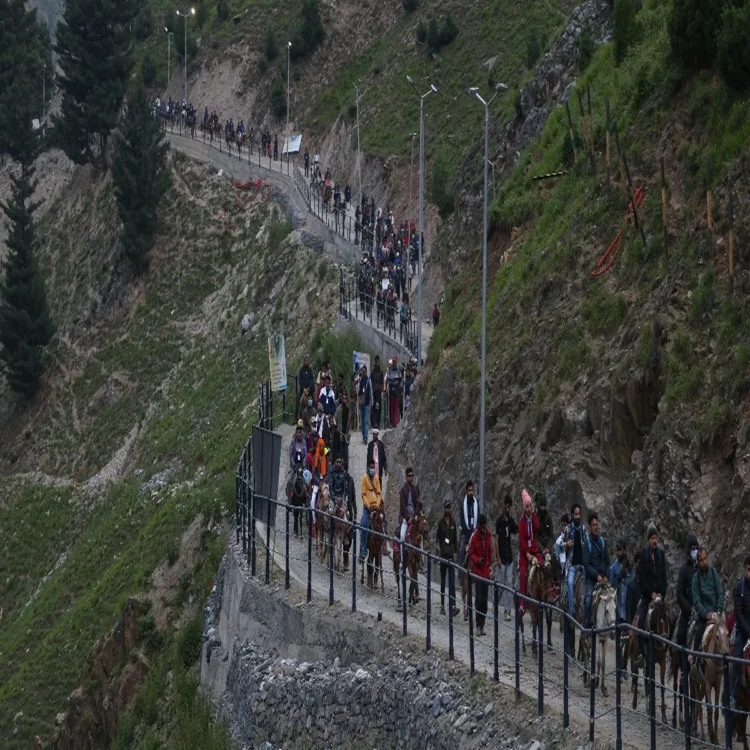 Amarnath yatra first pilgrim convoy jammu security