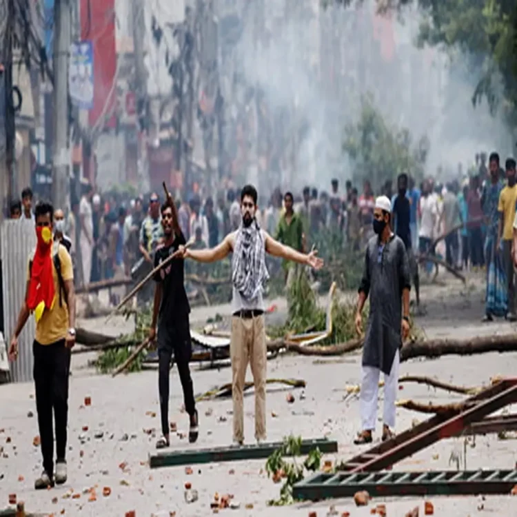 Bangladesh campus crackdown student supporters
