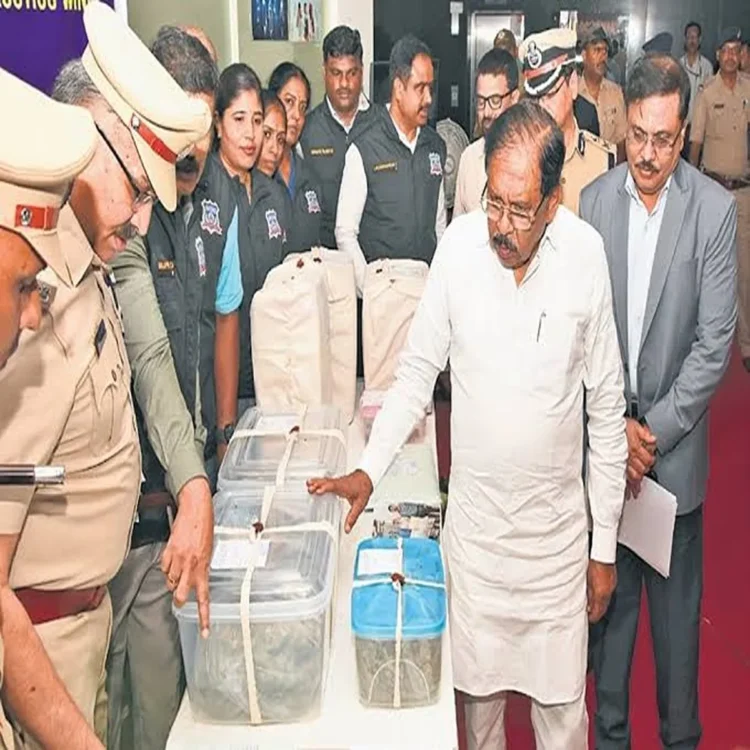 Bengaluru police bust drug network rs30crore