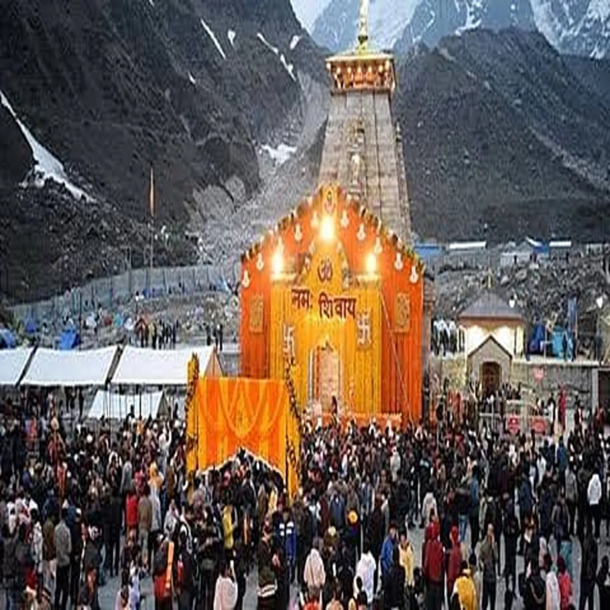 Chardhamyatra uttarakhand suspends pilgrimage amid heavy