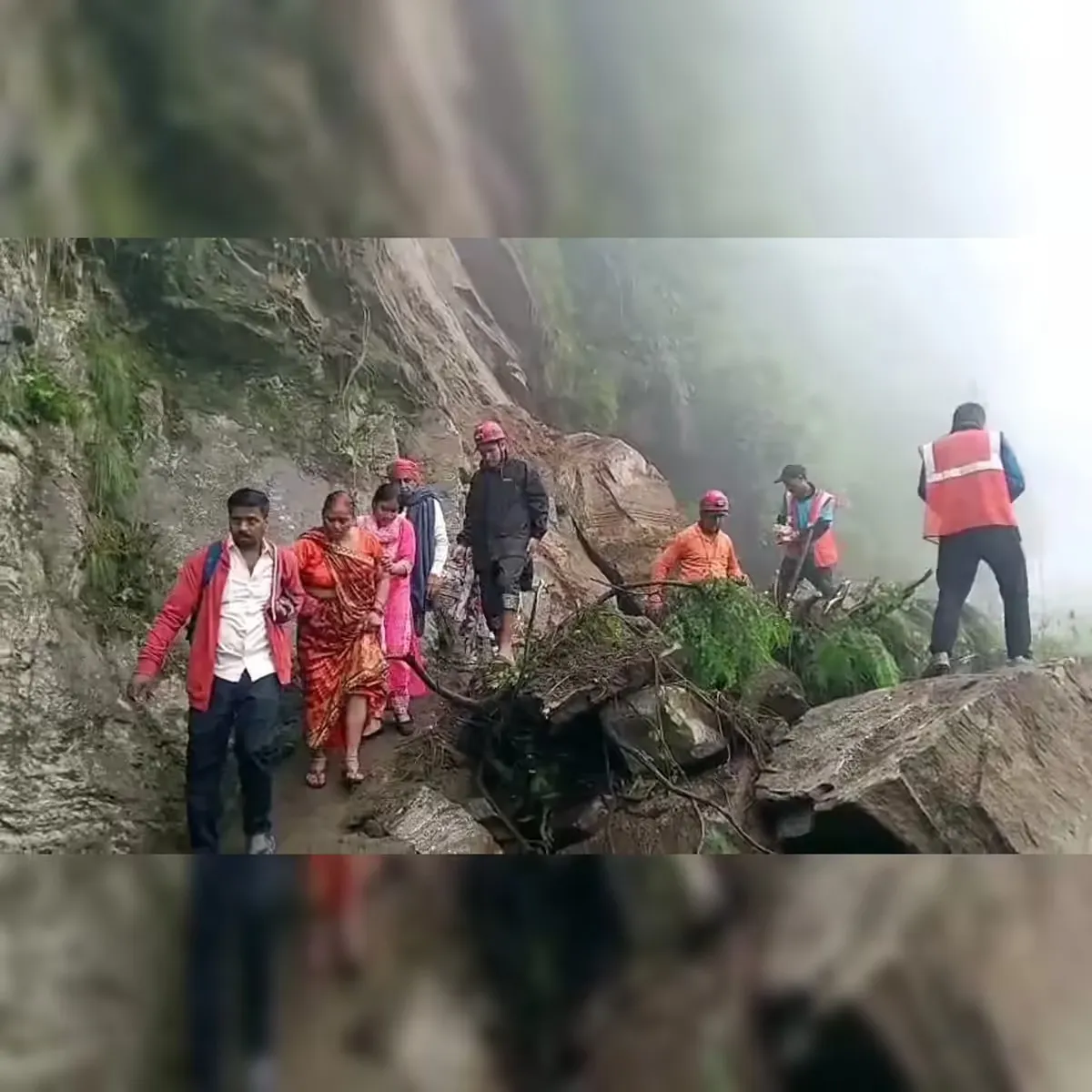 Chardhamyatra pilgrimage paused heavy rain landslide