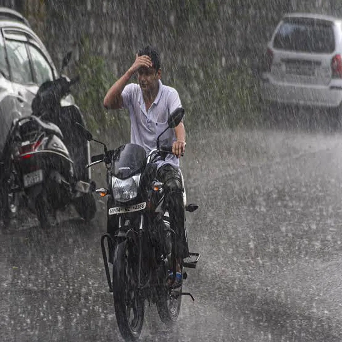 Weather moderate rain likely chennai western