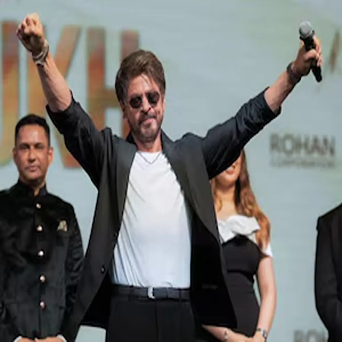 Cricket shah rukh khan unveils knight