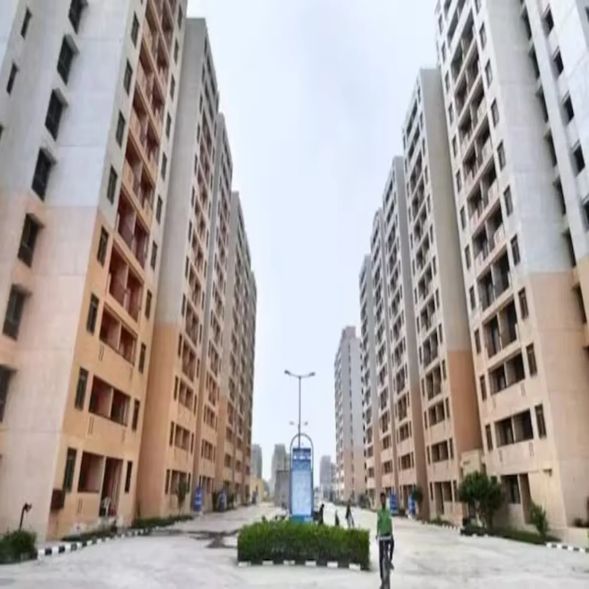 Housing dda records sharp rise flat