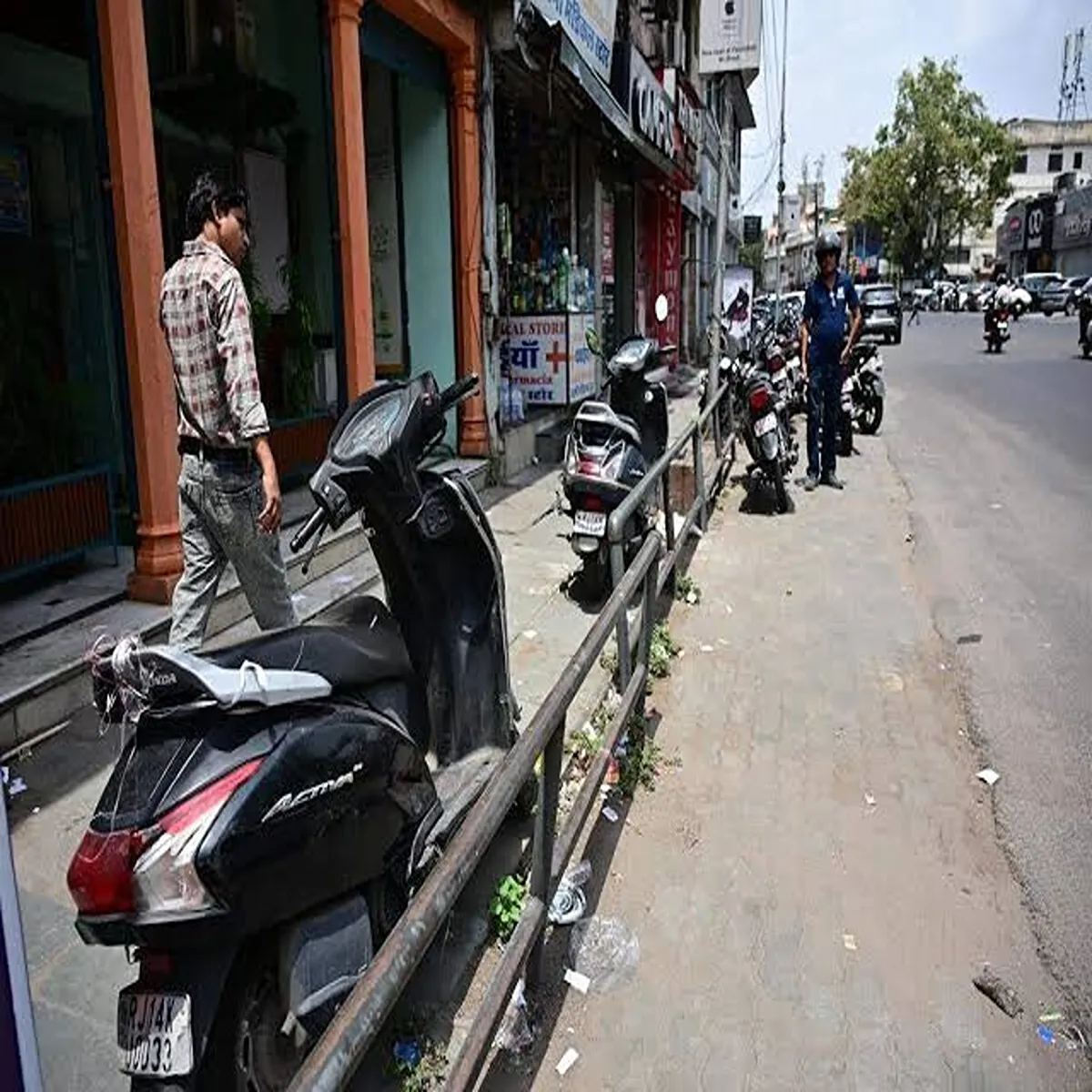 Pedestrian safety delhi footpaths remain unsafe